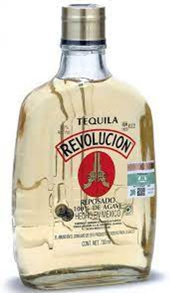 Mezcal Revolución en Terrat Rooftop