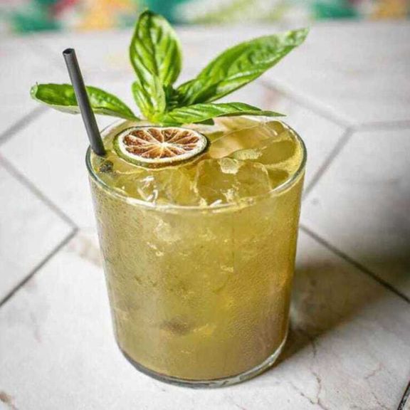 Basil Smash en Terrat Rooftop